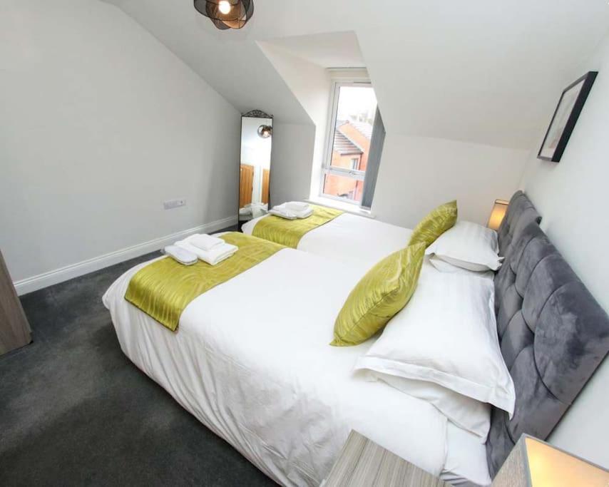 Luxe Living Guest House-Sleeps 6-Private Parking-Free Wifi-Beach-City Swansea Exterior foto