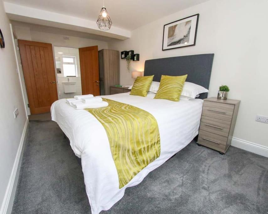 Luxe Living Guest House-Sleeps 6-Private Parking-Free Wifi-Beach-City Swansea Exterior foto