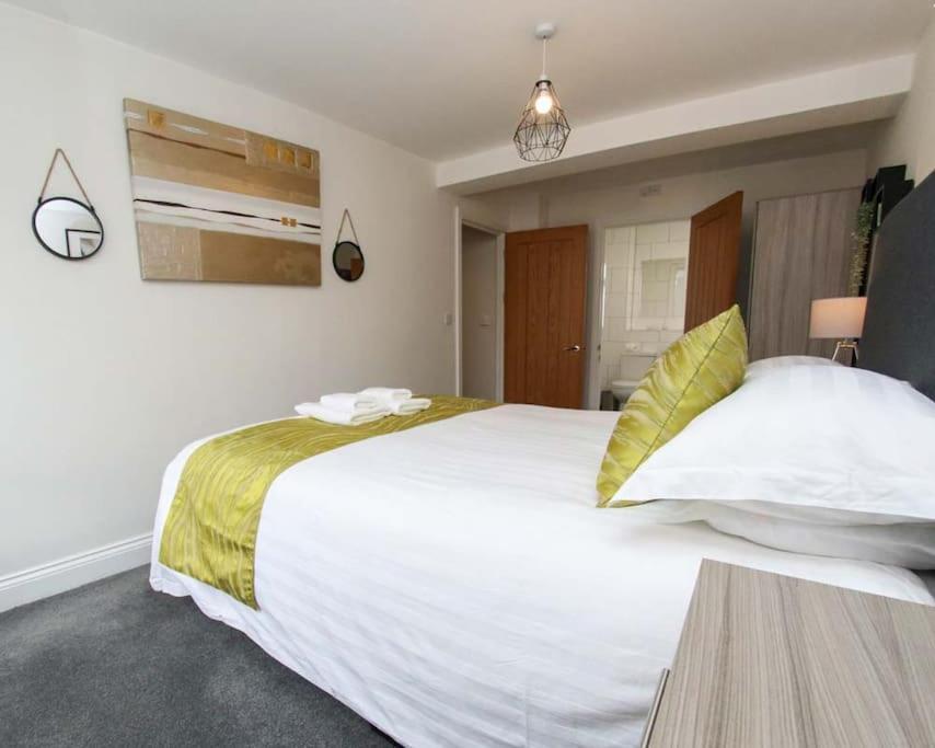 Luxe Living Guest House-Sleeps 6-Private Parking-Free Wifi-Beach-City Swansea Exterior foto